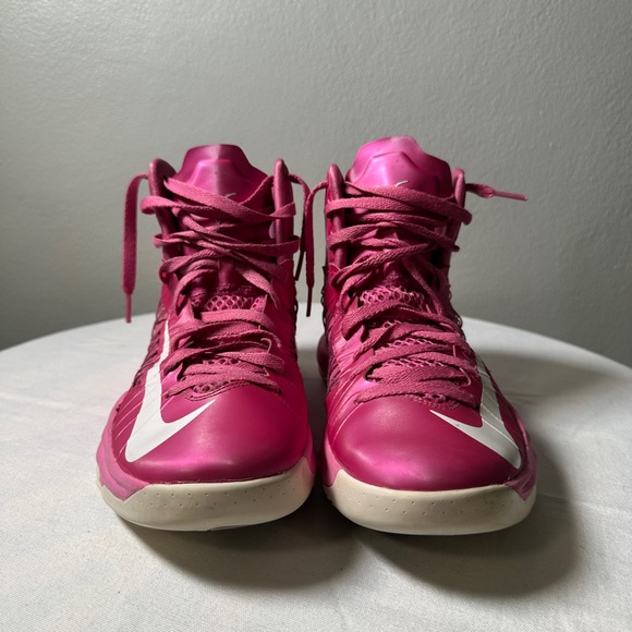 Nike Hyperdunk 2012 Think Pink Size 8.5 Sneakers - Picture 2 of 8